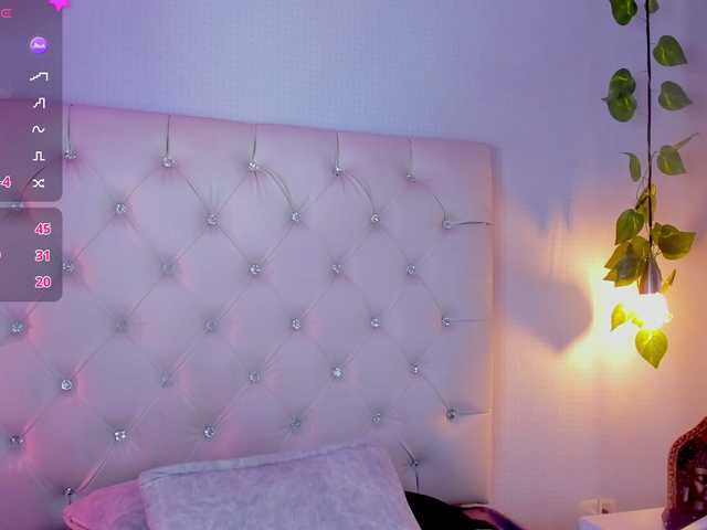 Gabriela-Suarez-1 live cam on BongaCams