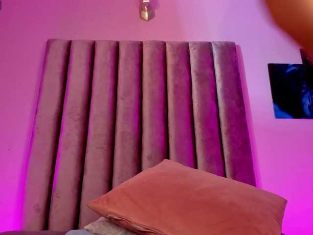 Gabriela-Suarez-1 live cam on BongaCams