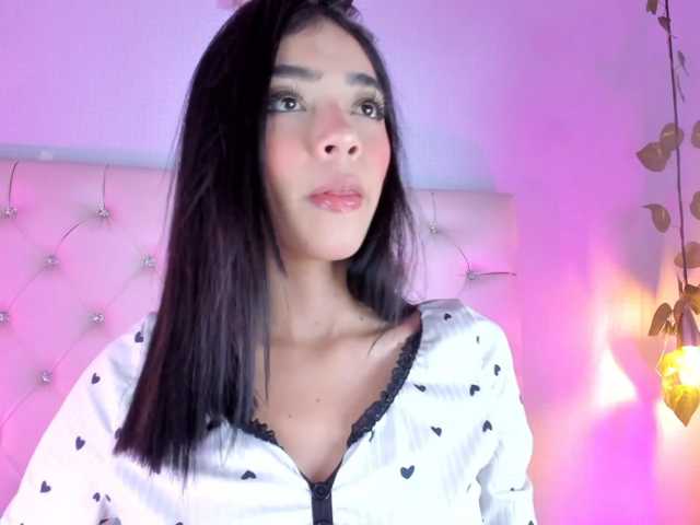 Gabriela-Suarez-1 live cam on BongaCams