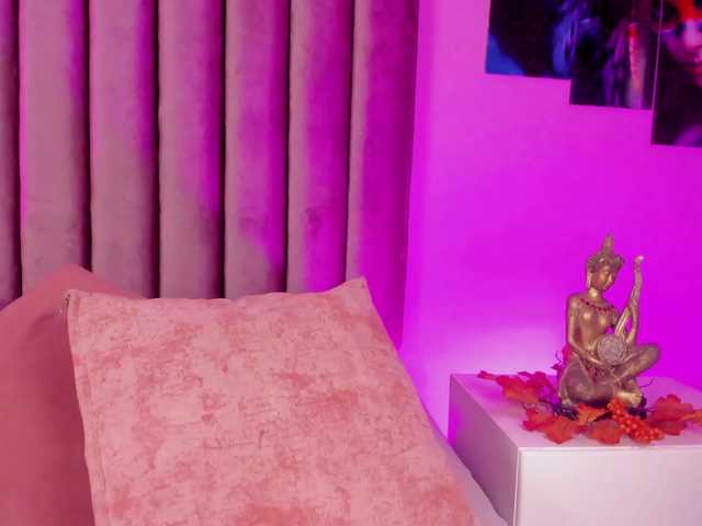 Gabriela-Suarez-1's BongaCams show and profile