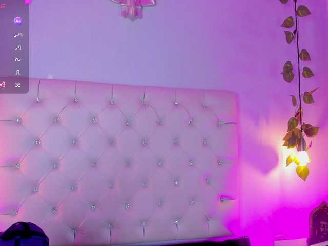 Gabriela-Suarez-1 live cam on BongaCams