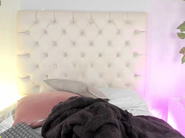 Gabriela-Suarez-1's BongaCams show and profile