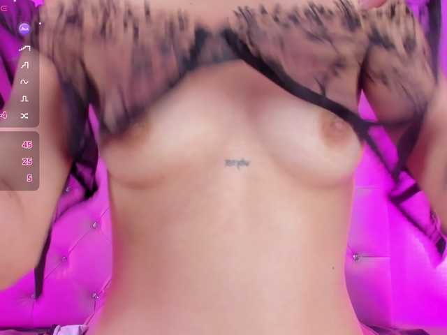 Gabriela-Suarez-1 live cam on BongaCams