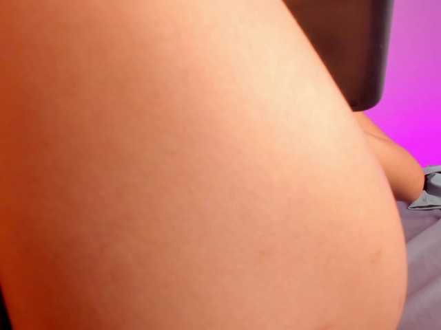 Gabriela-Suarez-1 live cam on BongaCams