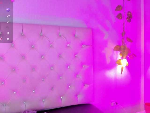 Gabriela-Suarez-1 live cam on BongaCams