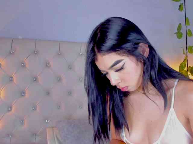 Gabriela-Suarez-1 webcam