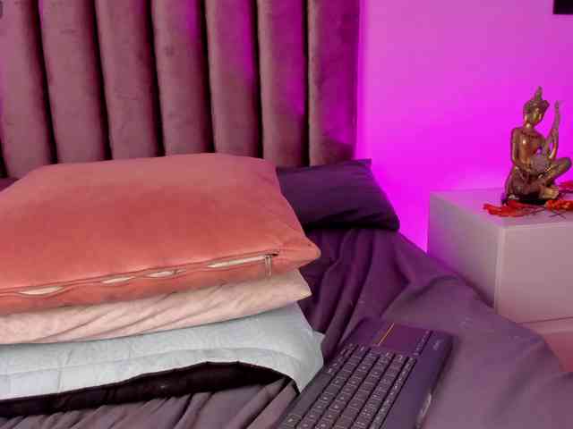 Gabriela-Suarez-1 webcam