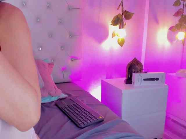 Gabriela-Suarez-1 webcam