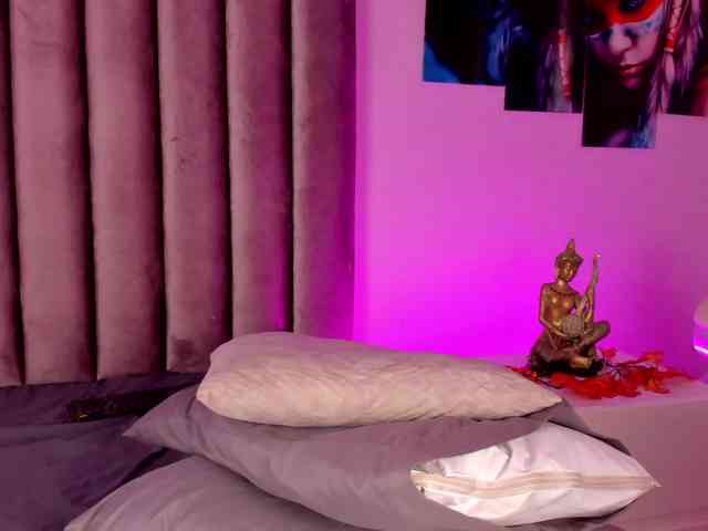 Gabriela-Suarez-1 webcam