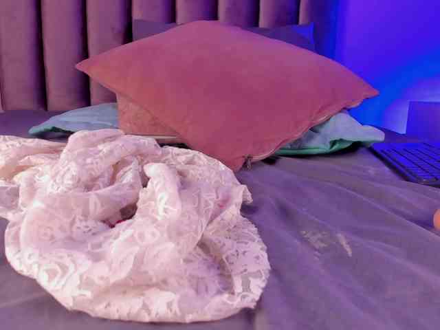 Gabriela-Suarez-1 webcam