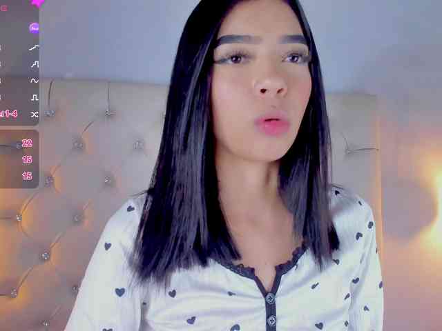 Gabriela-Suarez-... Live Webcam on BongaCams