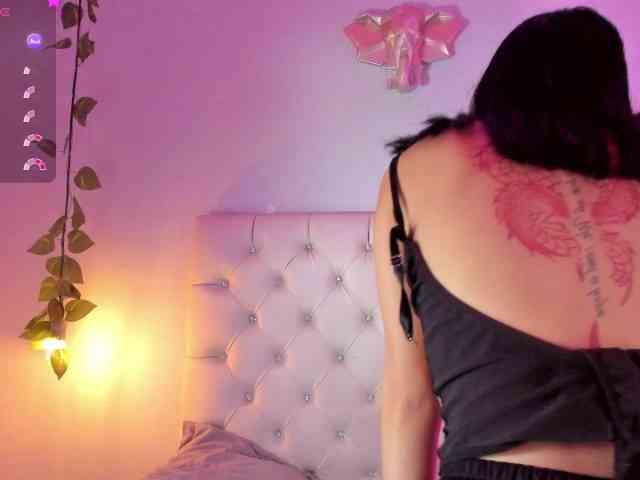 Gabriela-Suarez-1 webcam