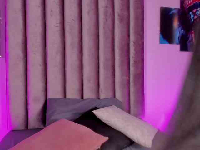 Gabriela-Suarez-... Live Webcam on BongaCams