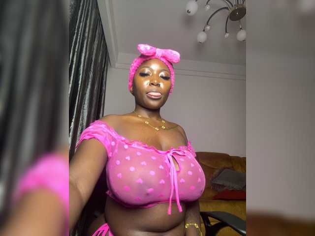 HornyBigAss live cam on BongaCams