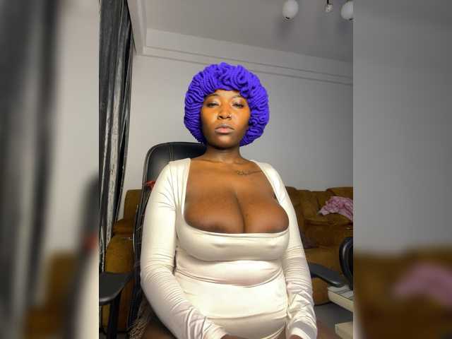 HornyBigAss live cam on UnifiedCams