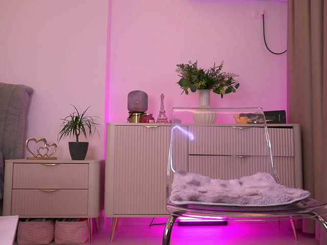 lildiaa's BongaCams show and profile