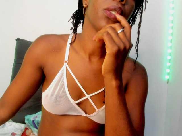Tina-houston live cam on BongaCams