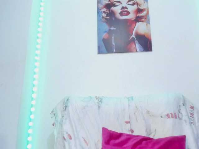 Tina-houston live cam on BongaCams
