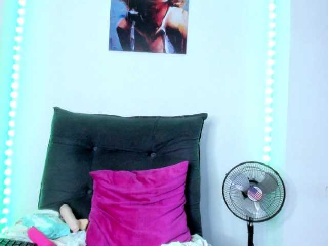 Tina-houston live cam on BongaCams