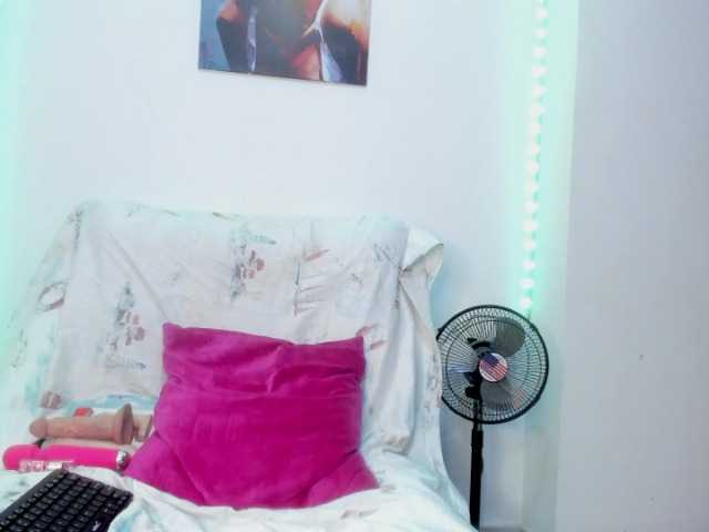 Tina-houston live cam on BongaCams