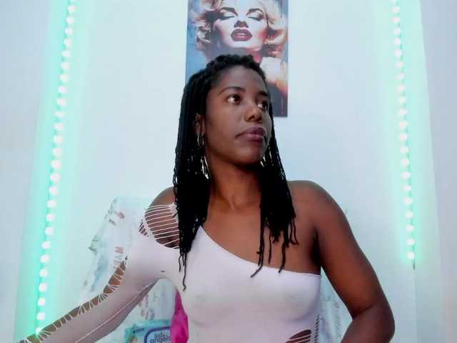 Tina-houston live cam on BongaCams