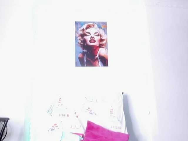 Tina-houston live cam on BongaCams