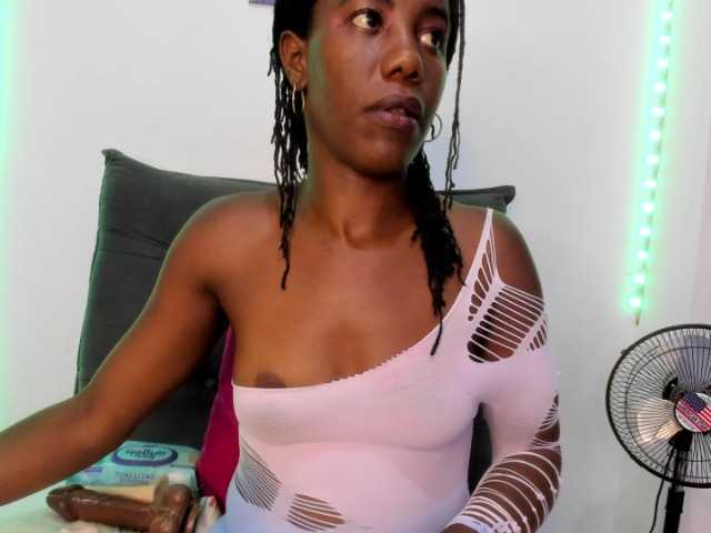 Tina-houston live cam on BongaCams