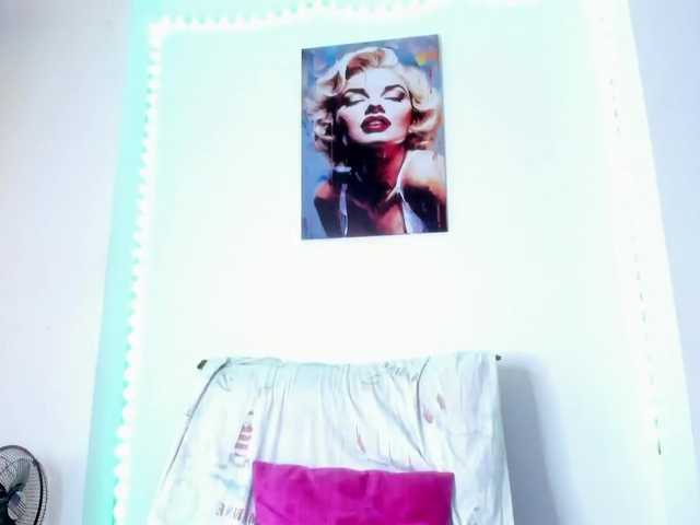 Tina-houston live cam on BongaCams