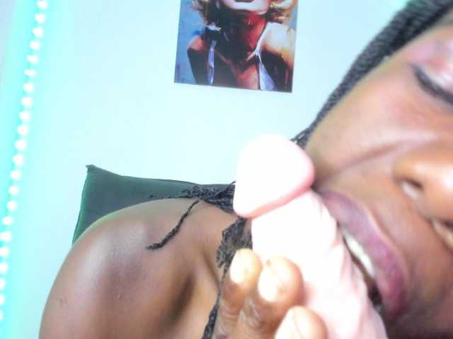 Tina-houston live cam on BongaCams