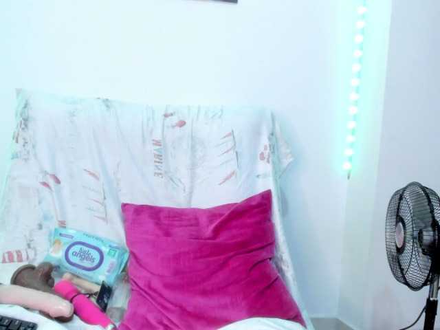 Tina-houston live cam on BongaCams