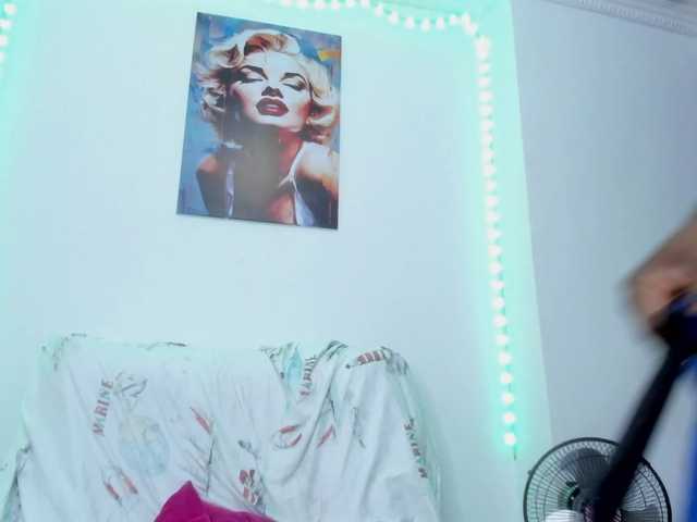 Tina-houston live cam on BongaCams