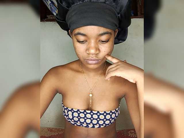 Chanel95 Live Cam and Statistics on UnifiedCams