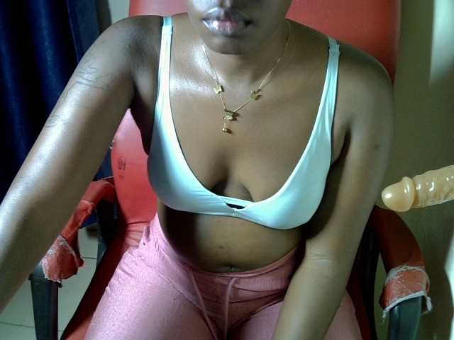 Nyangisexy1 live cam on BongaCams