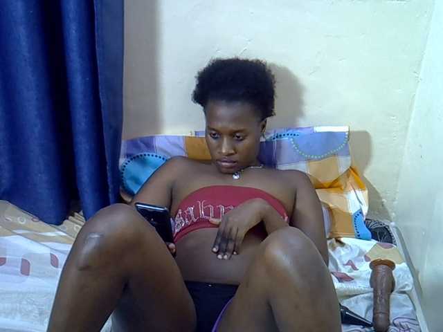 Nyangisexy1 live cam on BongaCams