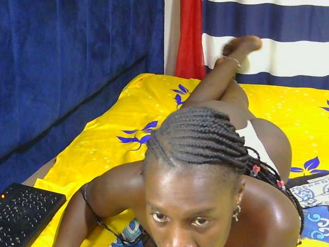 Nyangisexy1 live cam on BongaCams