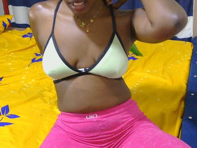 Nyangisexy1 live cam on BongaCams