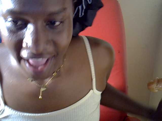 Nyangisexy1 live cam on BongaCams
