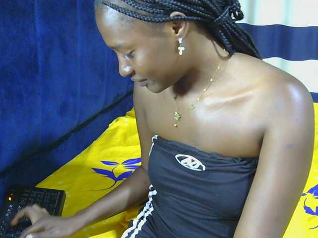 Nyangisexy1 live cam on BongaCams
