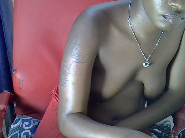 Nyangisexy1 live cam on UnifiedCams