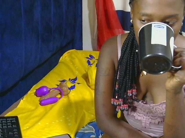 Nyangisexy1 live cam on BongaCams