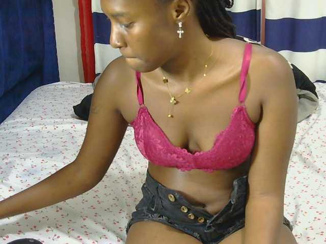Nyangisexy1 live cam on BongaCams