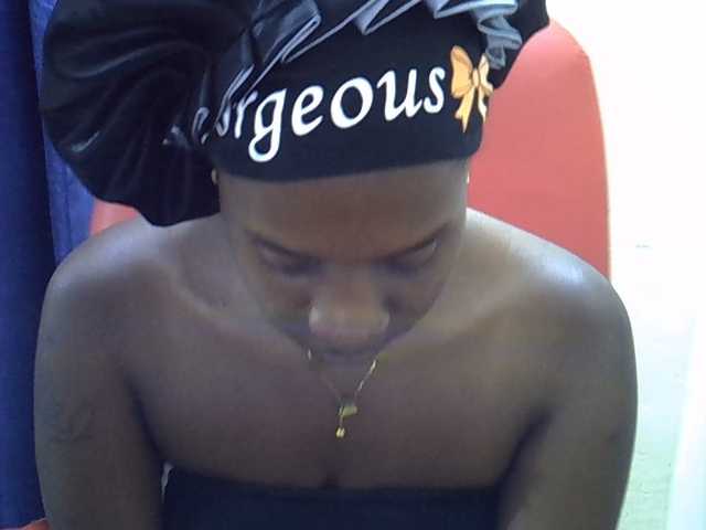 Nyangisexy1 live cam on BongaCams