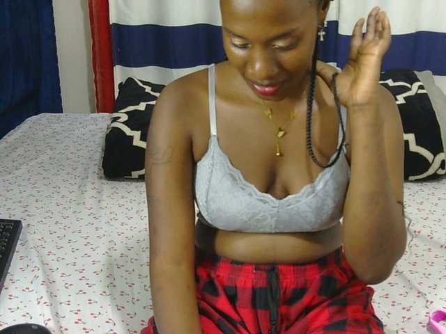 Nyangisexy1 live cam on BongaCams