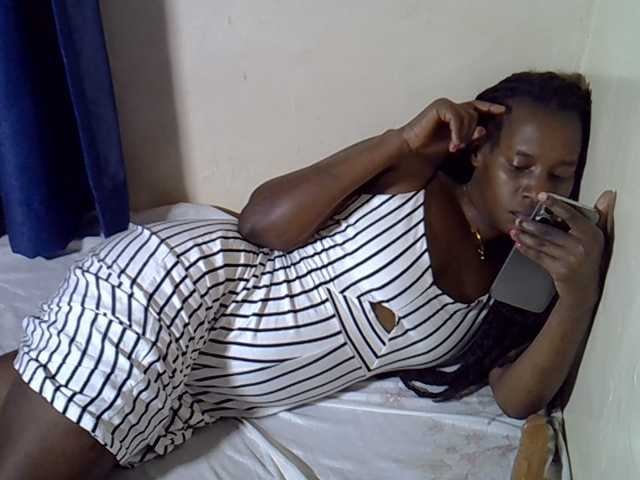 Nyangisexy1 live cam on BongaCams