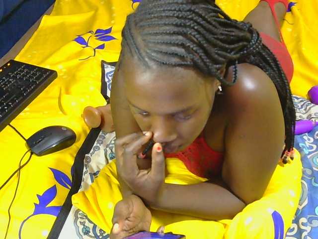 Nyangisexy1 live cam on BongaCams
