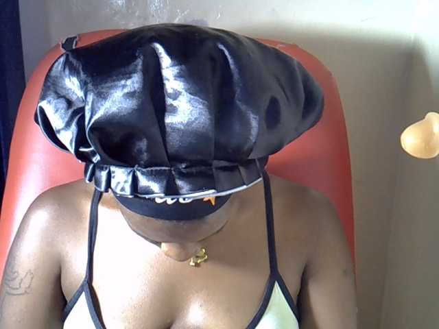 Nyangisexy1 live cam on BongaCams