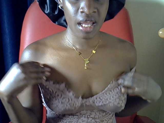 Nyangisexy1 live cam on BongaCams