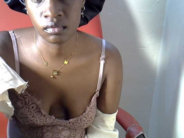 Nyangisexy1 live cam on BongaCams