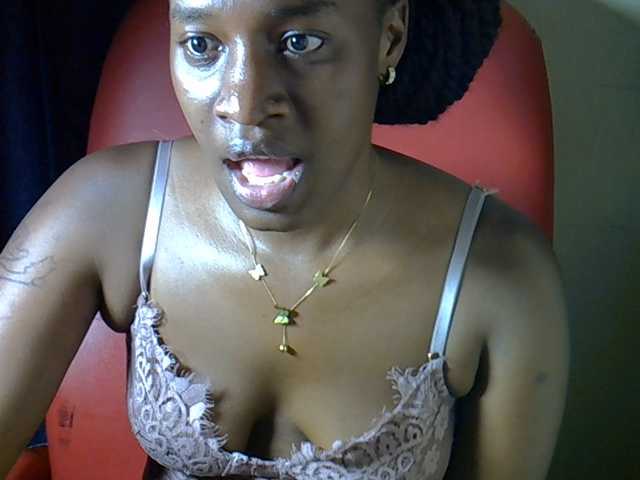 Nyangisexy1 live cam on BongaCams