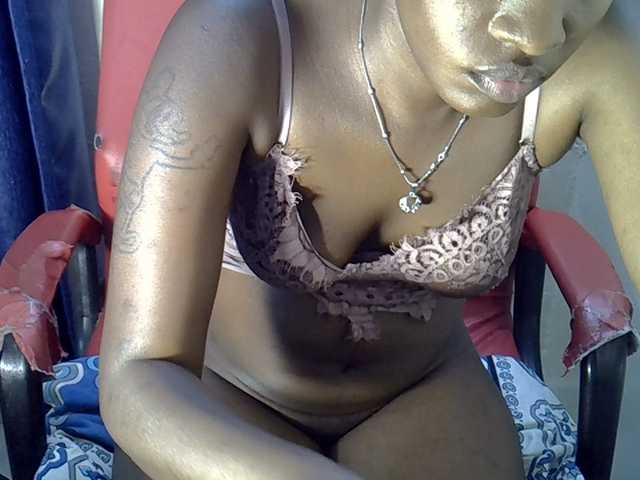 Nyangisexy1 live cam on UnifiedCams